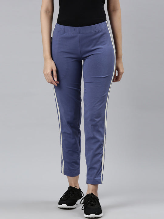 Women Solid Light Blue Denim Cropped Jeggings